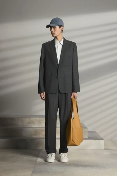 Look 16